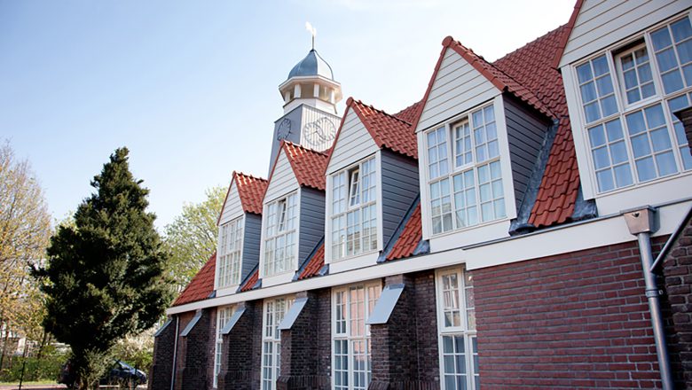 Nieuwbouw tien appartementen en verbouw Oosterkerk tot acht appartementen