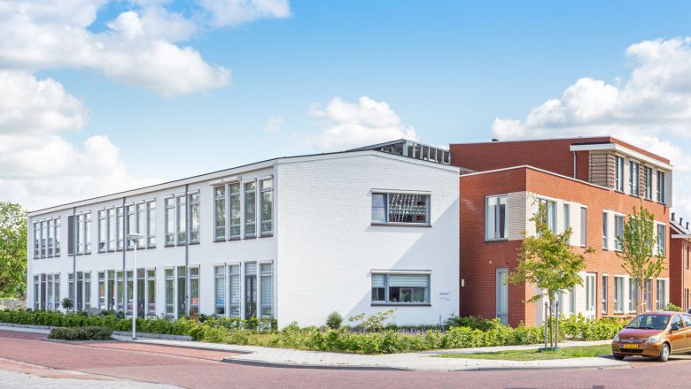 Nieuw- en verbouw voormalige Paus Joannes XXIII school tot 18 appartementen en vier woningen