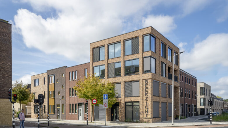Nieuwbouw acht koopwoningen: zes herenhuizen en twee ruime maisonnettes